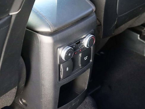 Used 2020 Ford Explorer Platinum w/ Premium Technology Package image 29