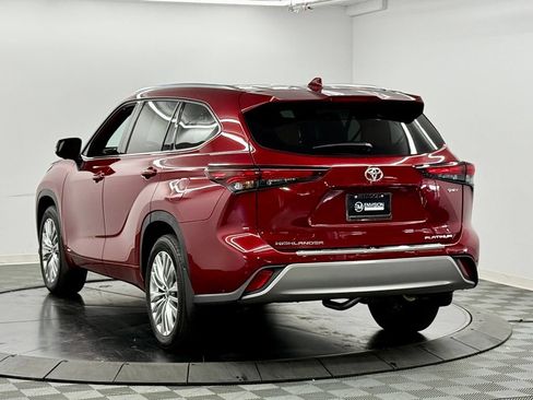 Used 2026 Toyota Highlander Platinum AWD/4WD image 10