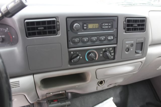 Used 2001 Ford F350 2WD SuperCab DRW Super Duty image 16