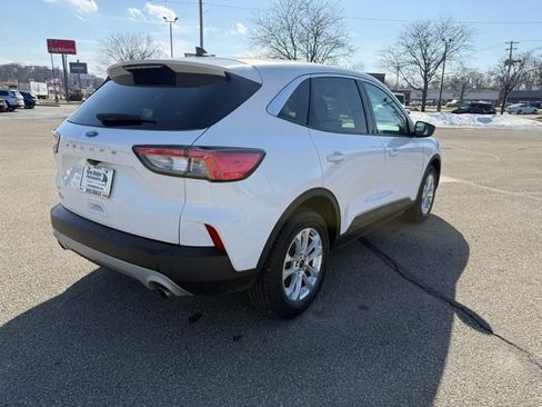 Used 2022 Ford Escape SE image 6