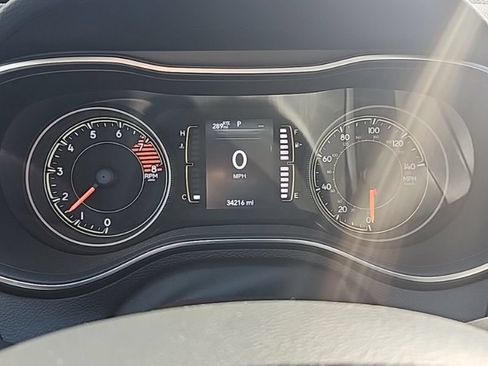 Used 2022 Jeep Cherokee Latitude w/ Sun & Sound Group AWD/4WD image 11