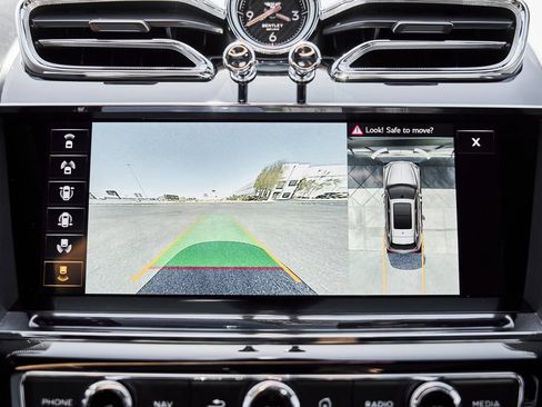 Used 2022 Bentley Bentayga AWD/4WD image 77