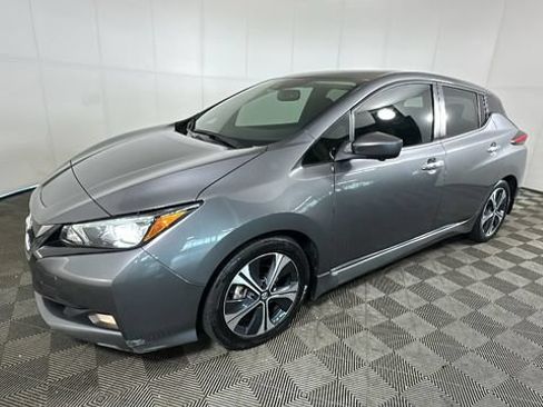 Used 2022 Nissan Leaf SV w/ SV Technology Package FWD image 6