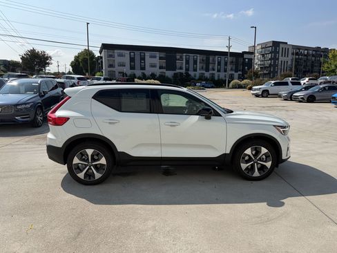 Used 2026 Volvo XC40 B5 Plus w/ Climate Package AWD/4WD image 8