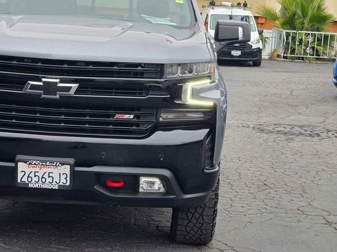 Used 2021 Chevrolet Silverado 1500 LT Trail Boss w/ Convenience Package II AWD/4WD image 3