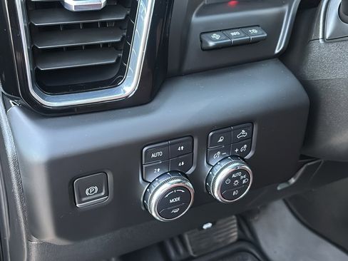 Used 2024 GMC Sierra 2500 Denali Ultimate image 25