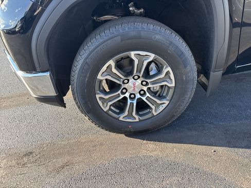 New 2026 GMC Sierra 1500 SLT image 11