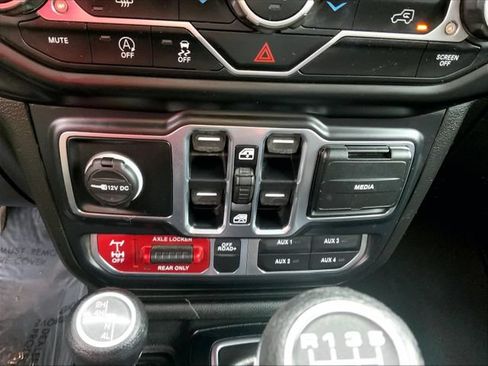 Used 2020 Jeep Gladiator Mojave w/ Trailer Tow Package AWD/4WD image 35
