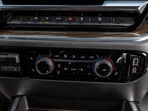 Used 2024 Chevrolet Silverado 1500 LT Trail Boss w/ Convenience Package II image 24