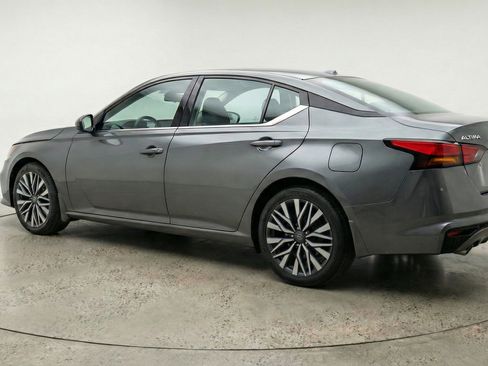 Used 2025 Nissan Altima 2.5 SV image 6