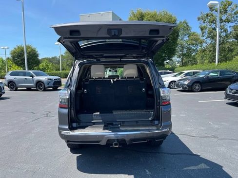 Used 2017 Toyota 4Runner Limited AWD/4WD image 9