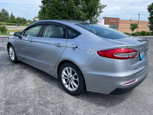 Used 2020 Ford Fusion SE FWD image 4