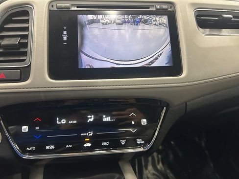 Used 2018 Honda HR-V EX image 30