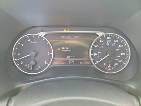 Certified 2025 Nissan Sentra SR FWD image 21