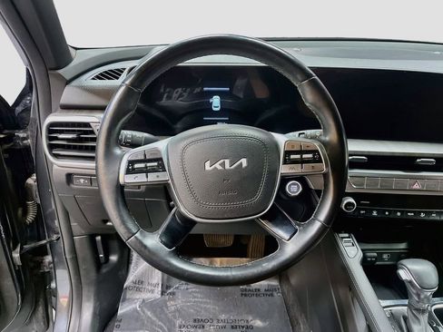 Used 2023 Kia Telluride EX w/ EX Captain's Chair Package AWD/4WD image 11