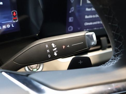 New 2026 Chevrolet Equinox LT w/ Convenience Package II image 18