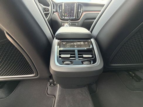 Used 2023 Volvo XC60 B6 Ultimate w/ Climate Package AWD/4WD image 29