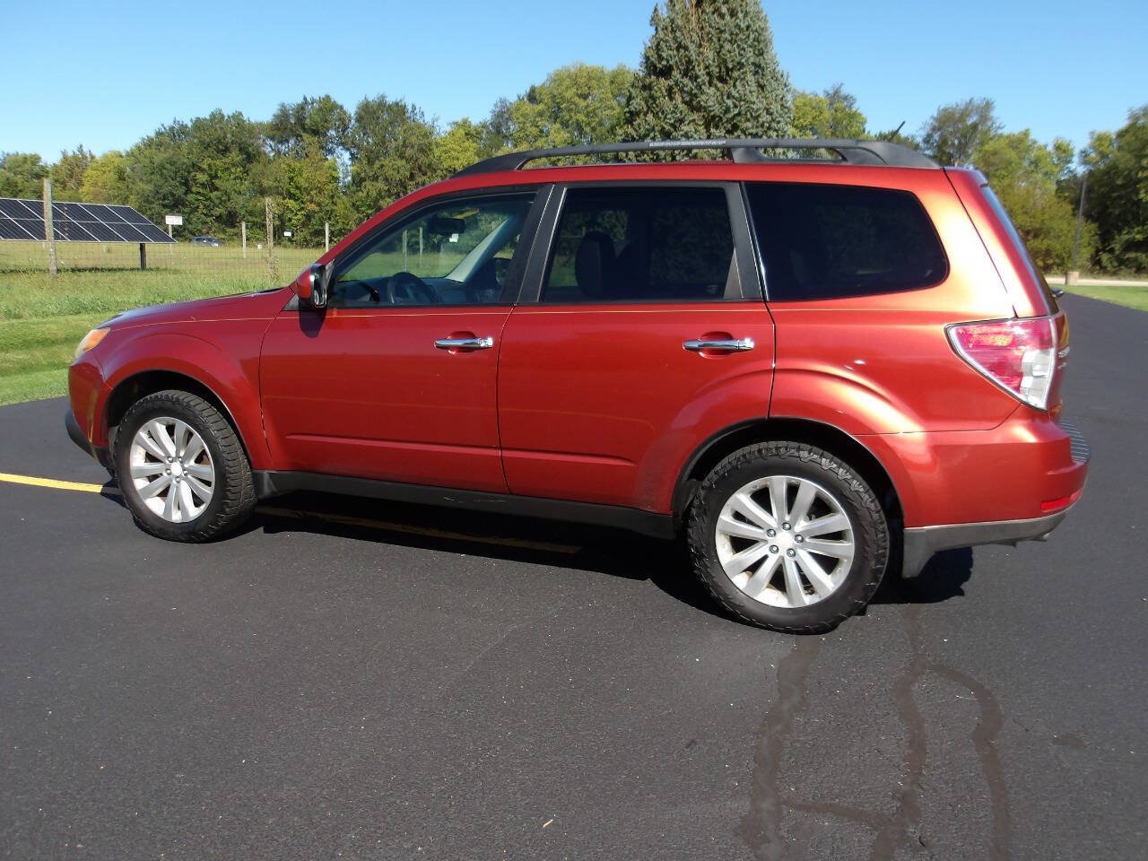 Used 2011 Subaru Forester 2.5X Limited AWD/4WD image 12