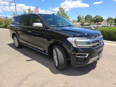 Used 2023 Ford Expedition Max Platinum AWD/4WD image 3