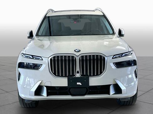 Used 2026 BMW X7 xDrive40i AWD/4WD image 3