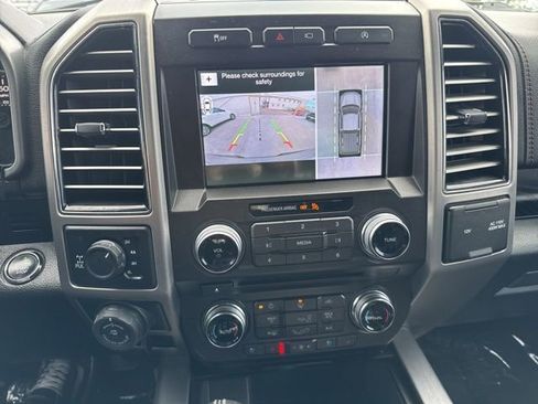 Used 2018 Ford F150 Platinum w/ Equipment Group 701A Luxury image 19