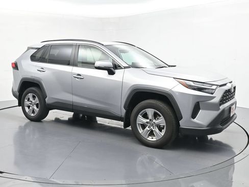 Used 2023 Toyota RAV4 XLE AWD/4WD image 7