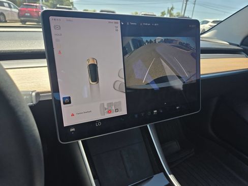 Used 2020 Tesla Model 3 Standard Range Plus RWD image 16