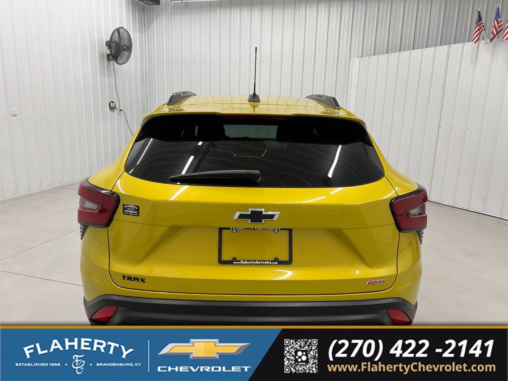 Used 2024 Chevrolet Trax RS w/ Driver Confidence Package FWD image 4