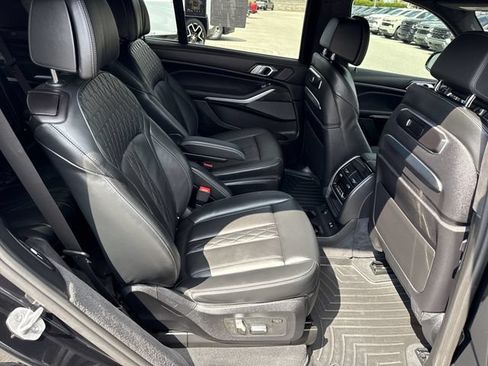 Used 2025 BMW X7 M60i AWD/4WD image 39