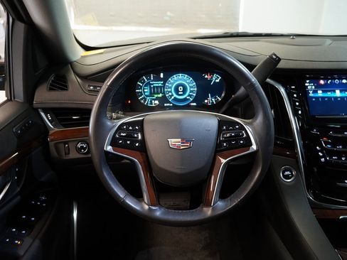 Used 2019 Cadillac Escalade Luxury w/ LPO, Radiant Package image 11