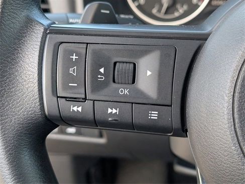 Used 2024 Nissan Rogue SV image 20