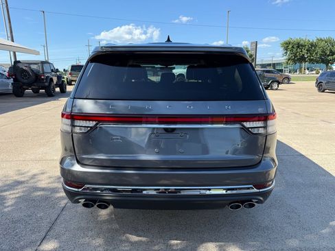 Used 2022 Lincoln Aviator 2WD image 6
