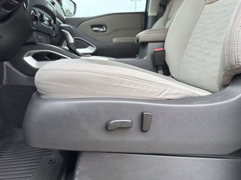 Used 2022 Nissan Frontier SV AWD/4WD image 27
