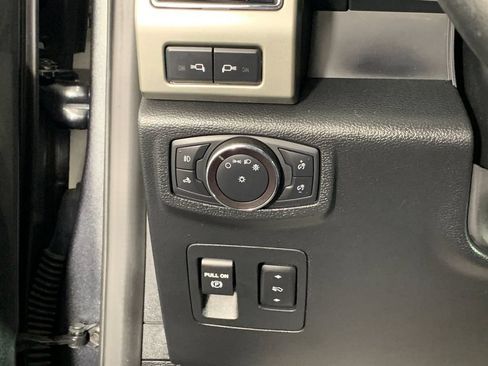 Used 2020 Ford F150 Lariat w/ Equipment Group 502A Luxury AWD/4WD image 17