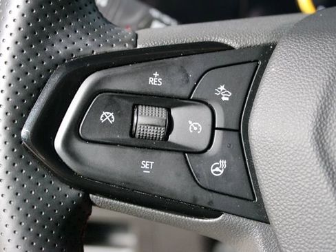 Used 2025 Chevrolet TrailBlazer RS w/ Convenience Package AWD/4WD image 16