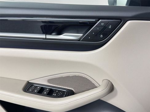 Certified 2026 Porsche Macan Electric RWD image 30