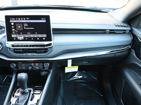 New 2026 Jeep Compass Latitude AWD/4WD image 19