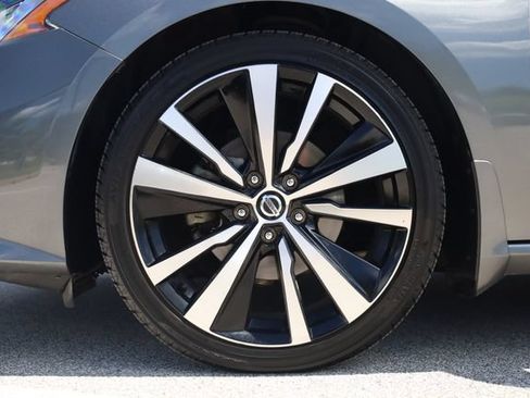 Used 2020 Nissan Altima 2.0 SR FWD image 8