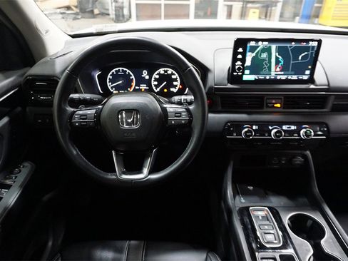 Used 2025 Honda Pilot Touring image 6