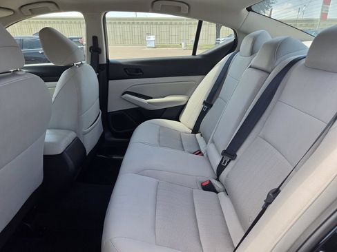 Used 2025 Nissan Altima 2.5 SV FWD image 28