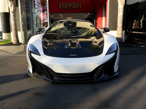 Used 2015 McLaren 650S Spider image 33