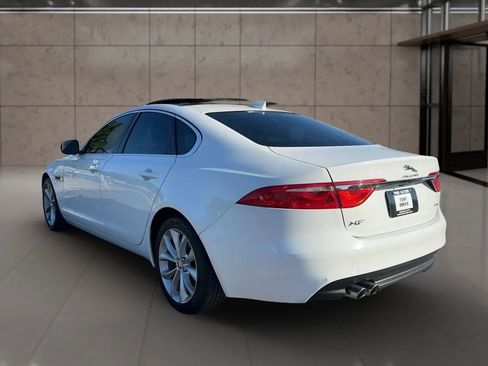 Used 2017 Jaguar XF Premium RWD image 11