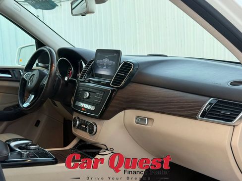 Used 2019 Mercedes-Benz GLE 400 4MATIC image 19