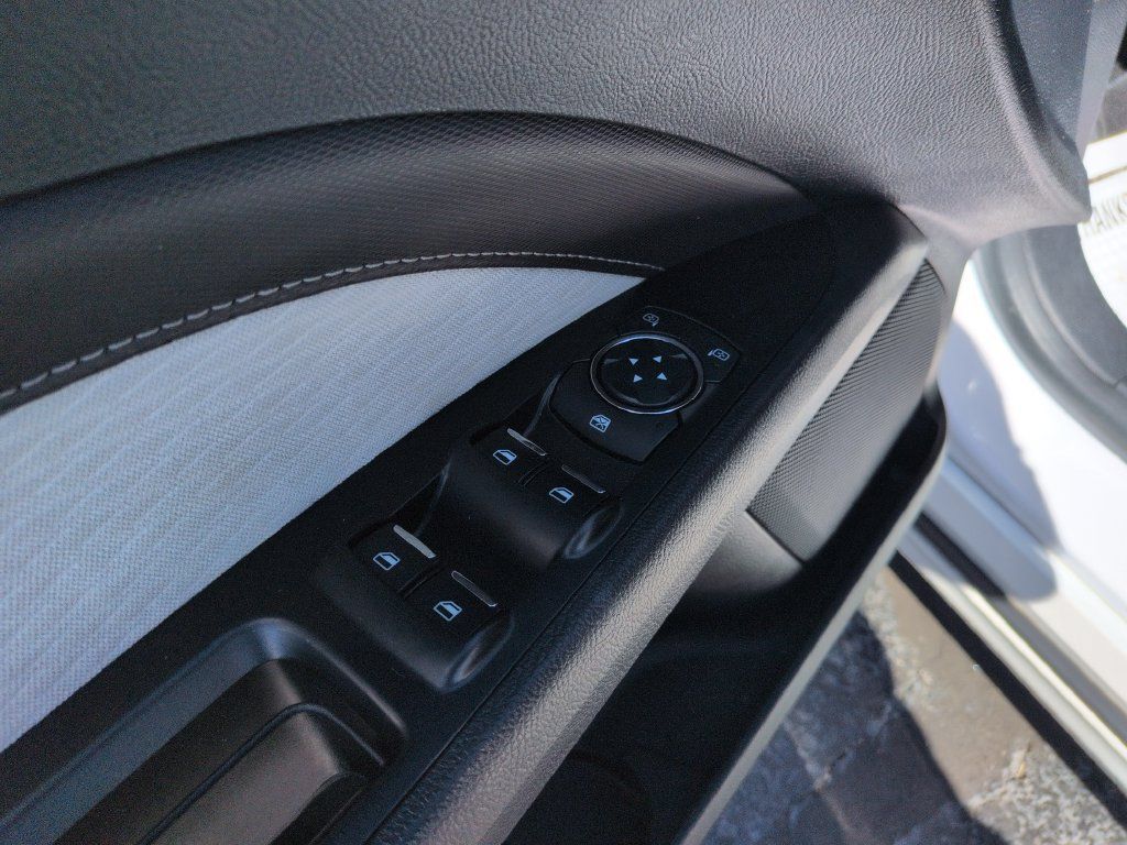 Used 2019 Ford Fusion SE w/ Equipment Group 151A FWD image 11