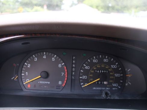 Used 1995 Toyota Camry LE FWD image 7