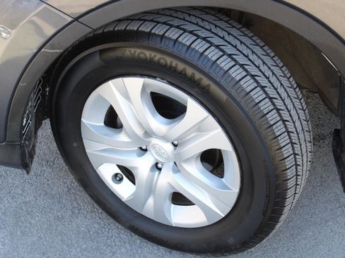 Used 2015 Toyota RAV4 LE image 17