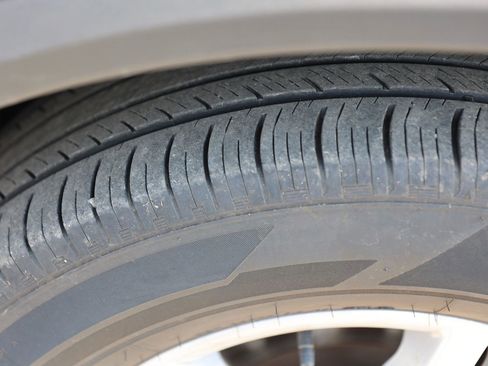 Certified 2023 Ford Explorer XLT image 12