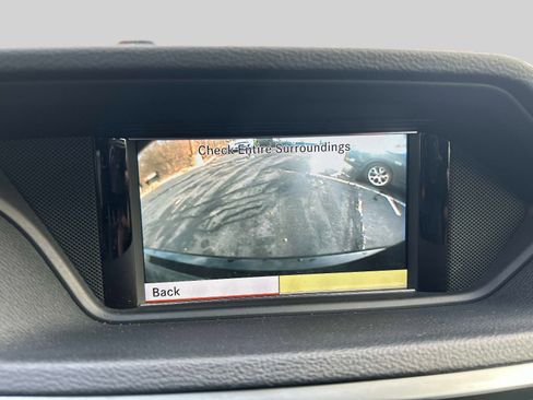 Used 2010 Mercedes-Benz E 350 4MATIC Sedan image 31