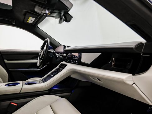 Used 2020 Porsche Taycan Turbo image 43