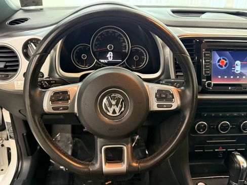 Used 2014 Volkswagen Beetle TDI image 26